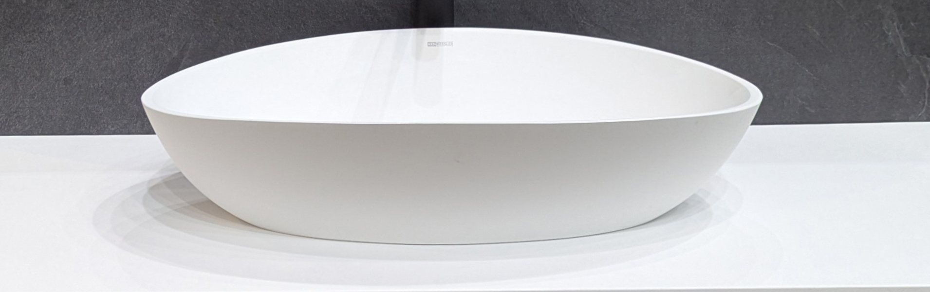 KEN KESSLER / Pultos mosdók specialistája